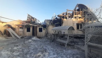 Крупный пожар охватил жилой дом в Куйбышеве: подробности и предостережения 🚨